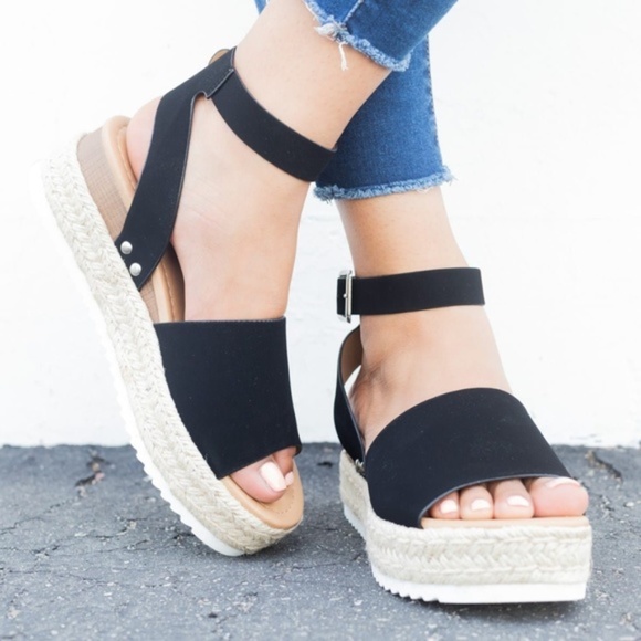 THE PERFECT SUMMER ESPADRILLE - Picture 3 of 3